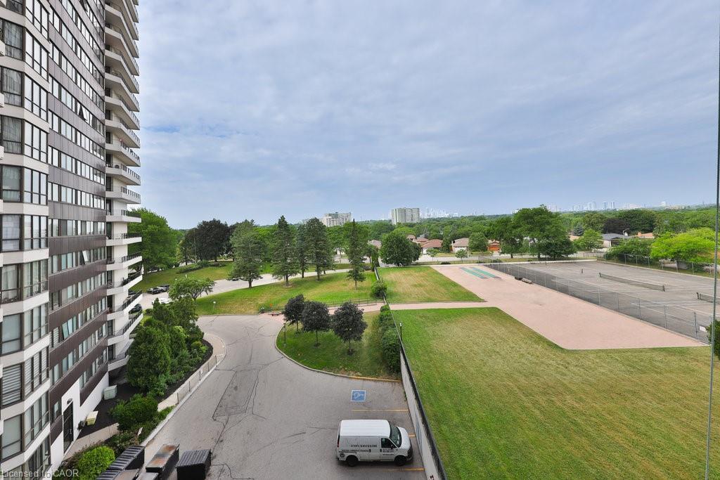 606-1333 Bloor Street, Mississauga, ON - Outdoor With View