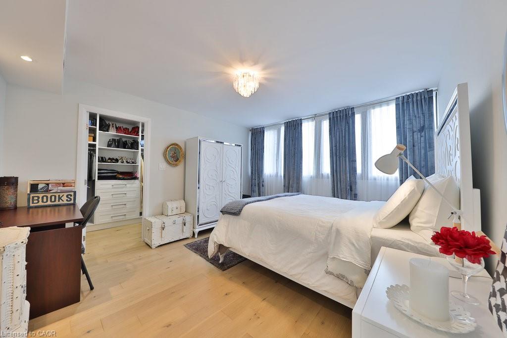 606-1333 Bloor Street, Mississauga, ON - Indoor Photo Showing Bedroom