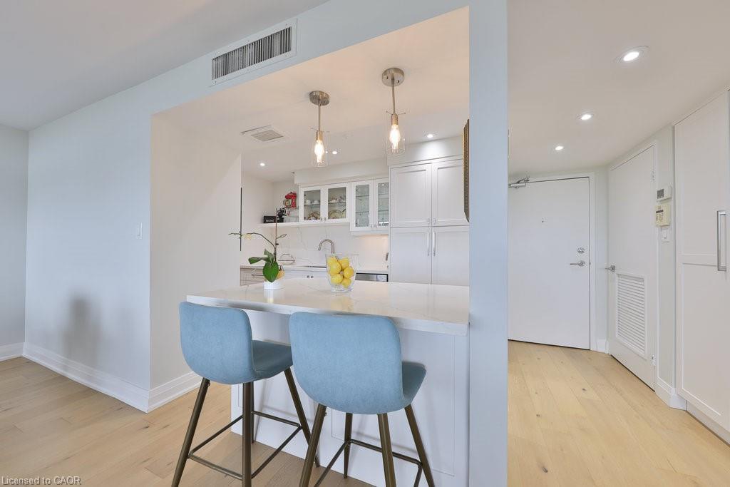 606-1333 Bloor Street, Mississauga, ON - Indoor Photo Showing Other Room