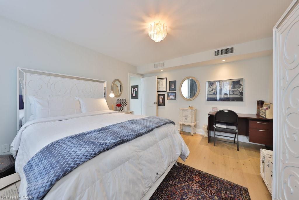 606-1333 Bloor Street, Mississauga, ON - Indoor Photo Showing Bedroom