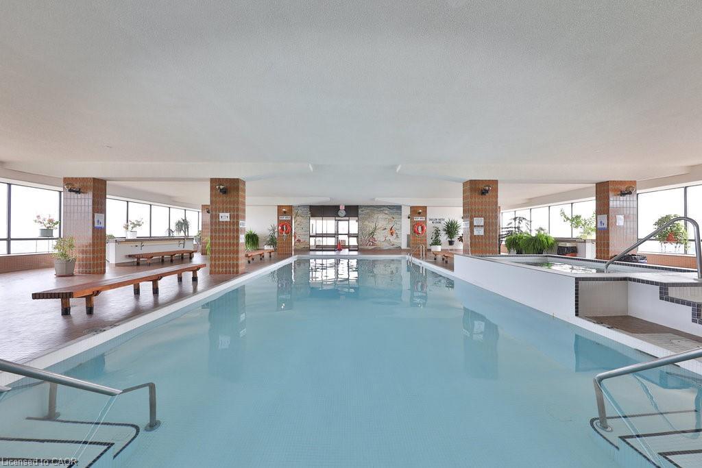 606-1333 Bloor Street, Mississauga, ON - Indoor Photo Showing Other Room With In Ground Pool