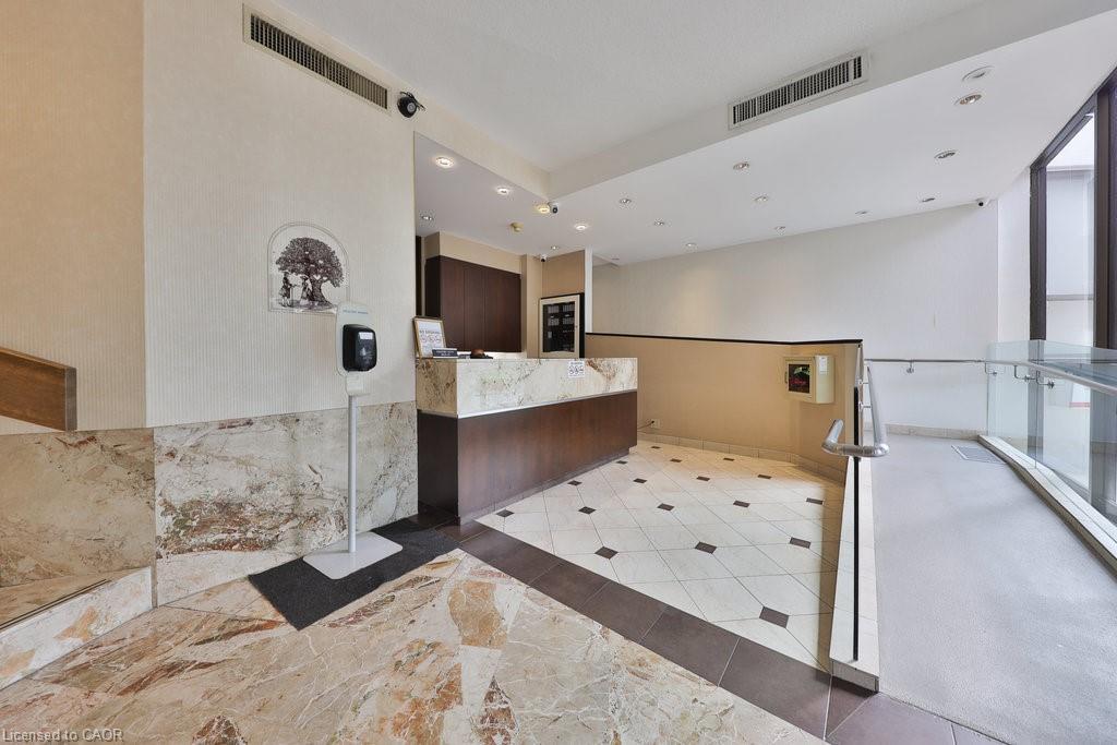 606-1333 Bloor Street, Mississauga, ON - Indoor