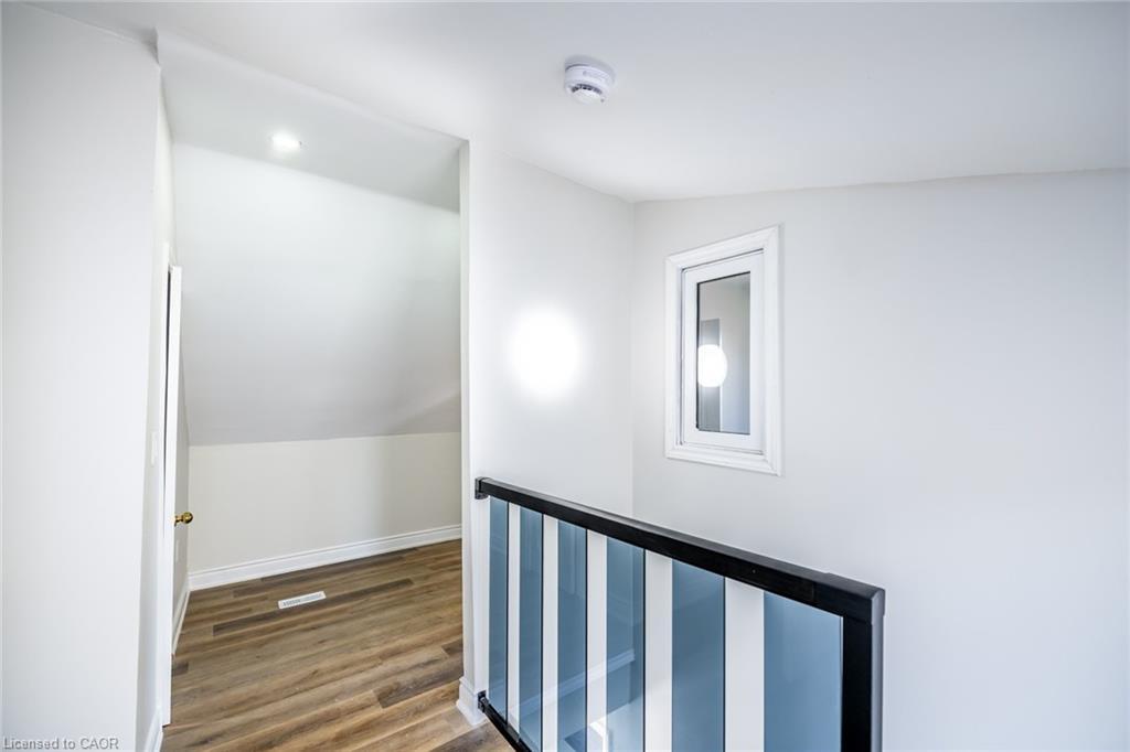 143 Glendale Avenue N, Hamilton, ON - Indoor Photo Showing Other Room