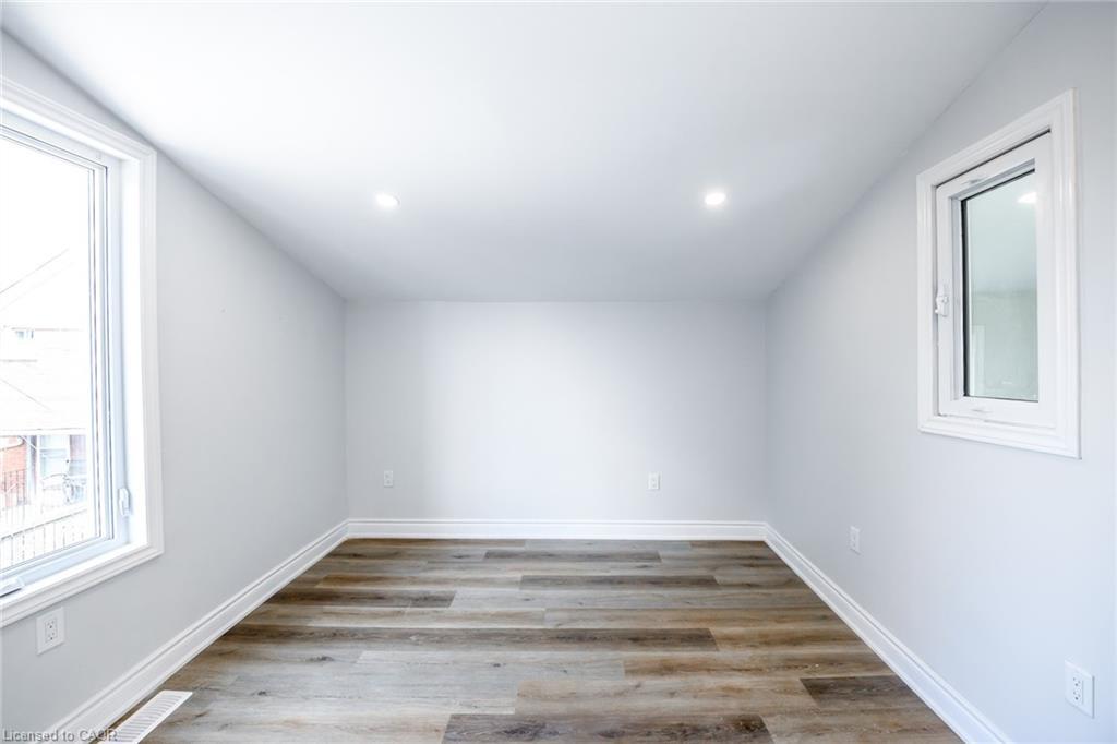 143 Glendale Avenue N, Hamilton, ON - Indoor Photo Showing Other Room