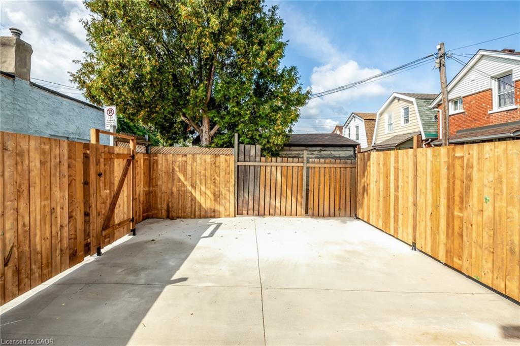 143 Glendale Avenue N, Hamilton, ON - Outdoor