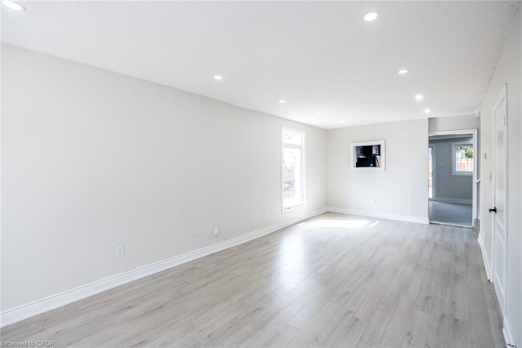 143 Glendale Avenue N, Hamilton, ON - Indoor