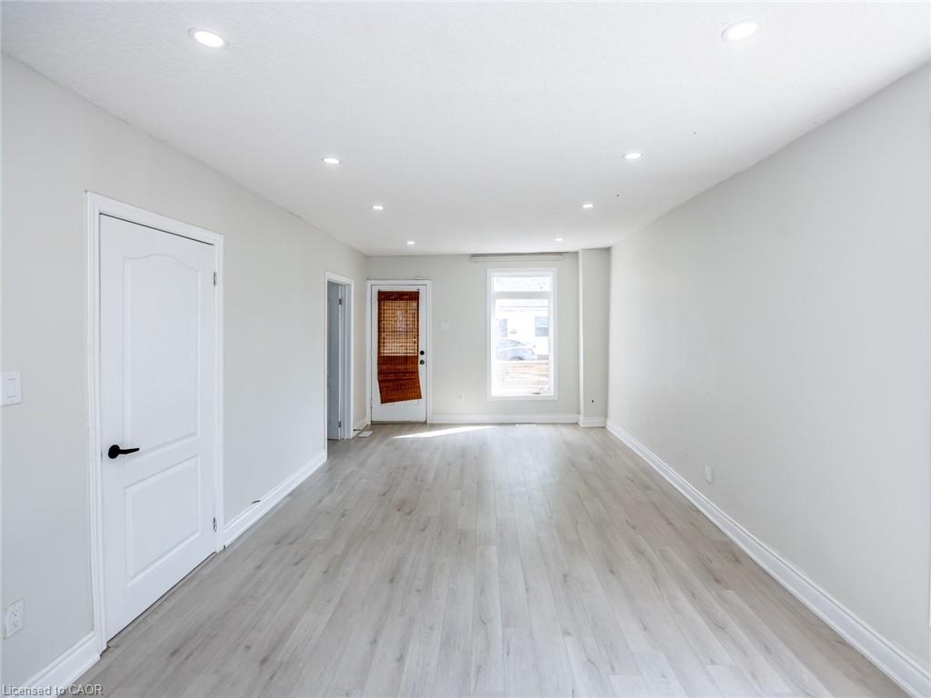 143 Glendale Avenue N, Hamilton, ON - Indoor Photo Showing Other Room
