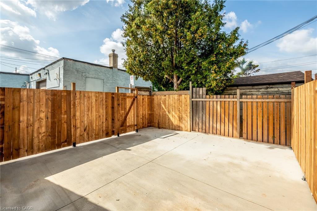 143 Glendale Avenue N, Hamilton, ON - Outdoor