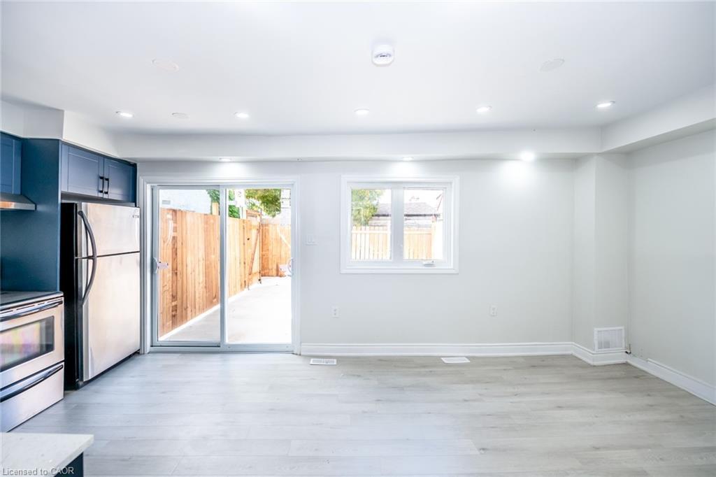 143 Glendale Avenue N, Hamilton, ON - Indoor