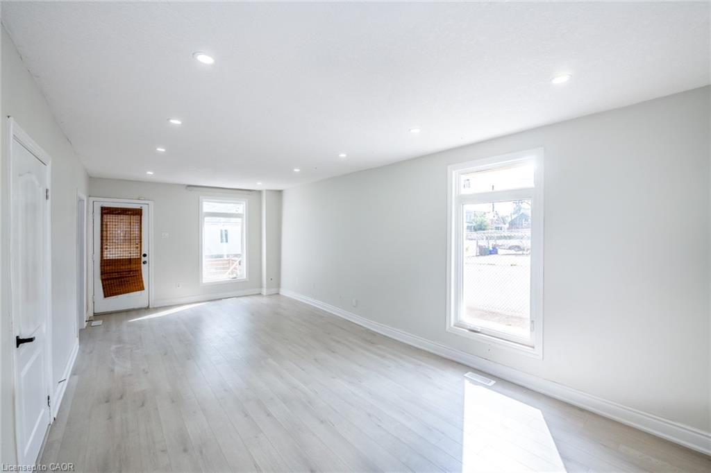 143 Glendale Avenue N, Hamilton, ON - Indoor Photo Showing Other Room