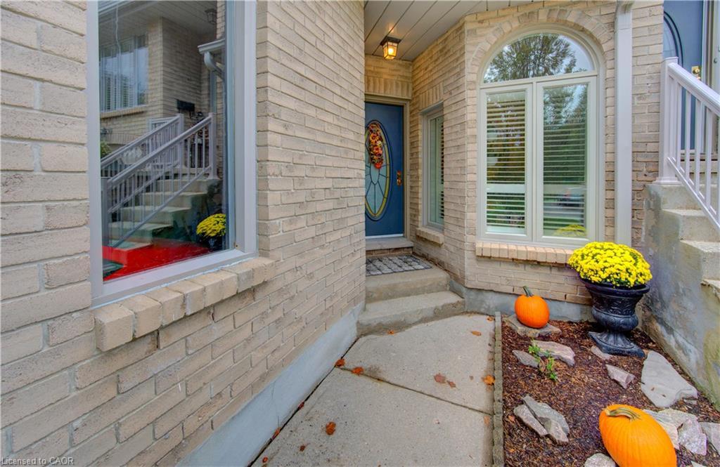 61-225 Benjamin Road, Waterloo, ON - Outdoor With Exterior