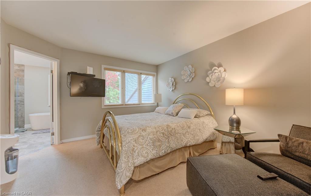 61-225 Benjamin Road, Waterloo, ON - Indoor Photo Showing Bedroom