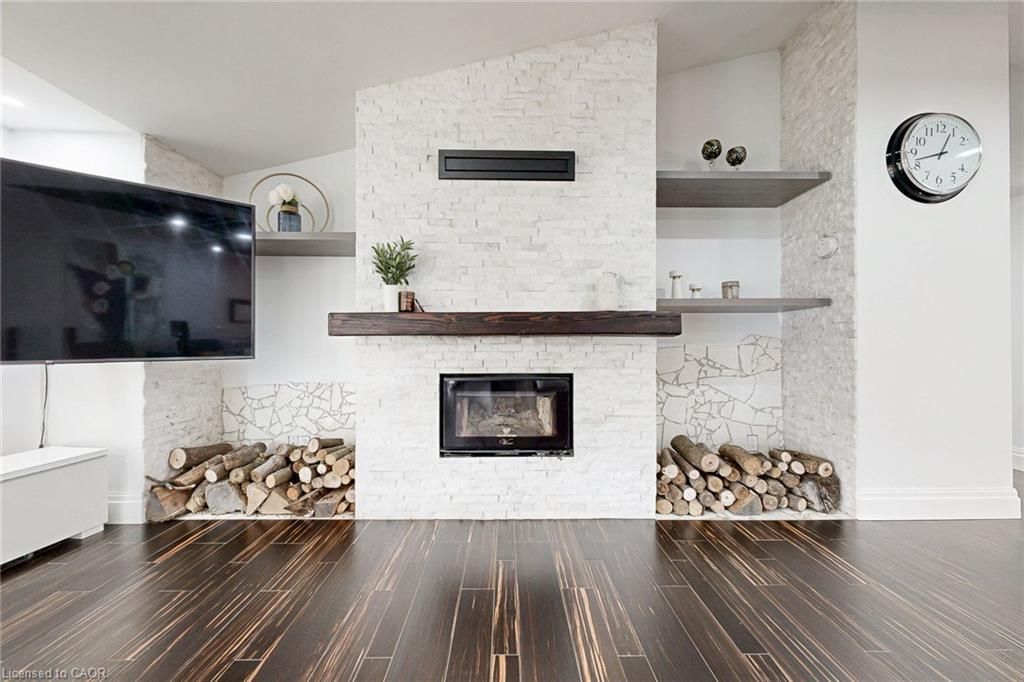 13127 27 Side Road, Halton Hills, ON - Indoor Photo Showing Living Room With Fireplace