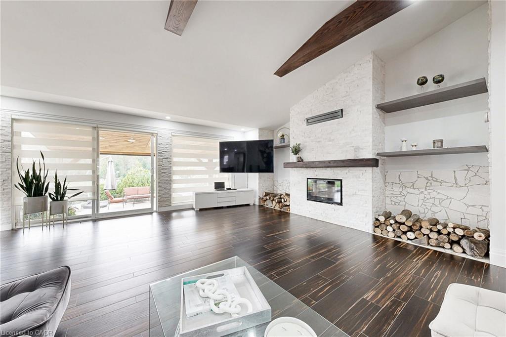 13127 27 Side Road, Halton Hills, ON - Indoor Photo Showing Living Room