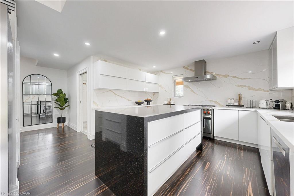 13127 27 Side Road, Halton Hills, ON - Indoor Photo Showing Kitchen With Upgraded Kitchen