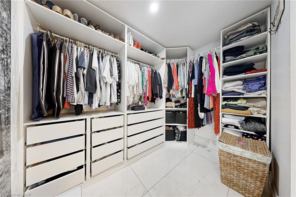 13127 27 Side Road, Halton Hills, ON - Indoor With Storage