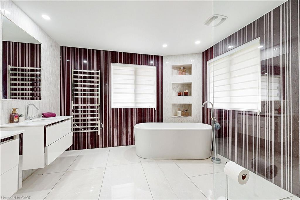 13127 27 Side Road, Halton Hills, ON - Indoor Photo Showing Bathroom