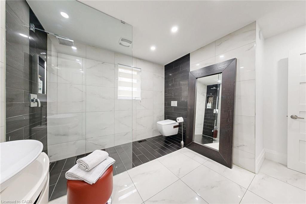 13127 27 Side Road, Halton Hills, ON - Indoor Photo Showing Bathroom