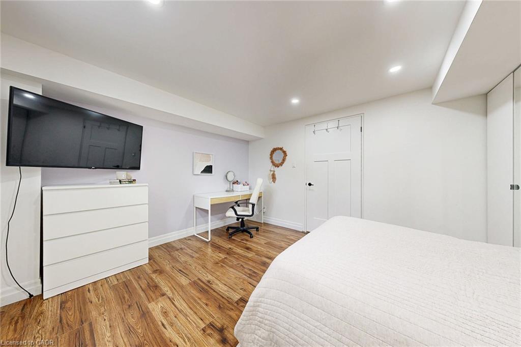 13127 27 Side Road, Halton Hills, ON - Indoor Photo Showing Bedroom