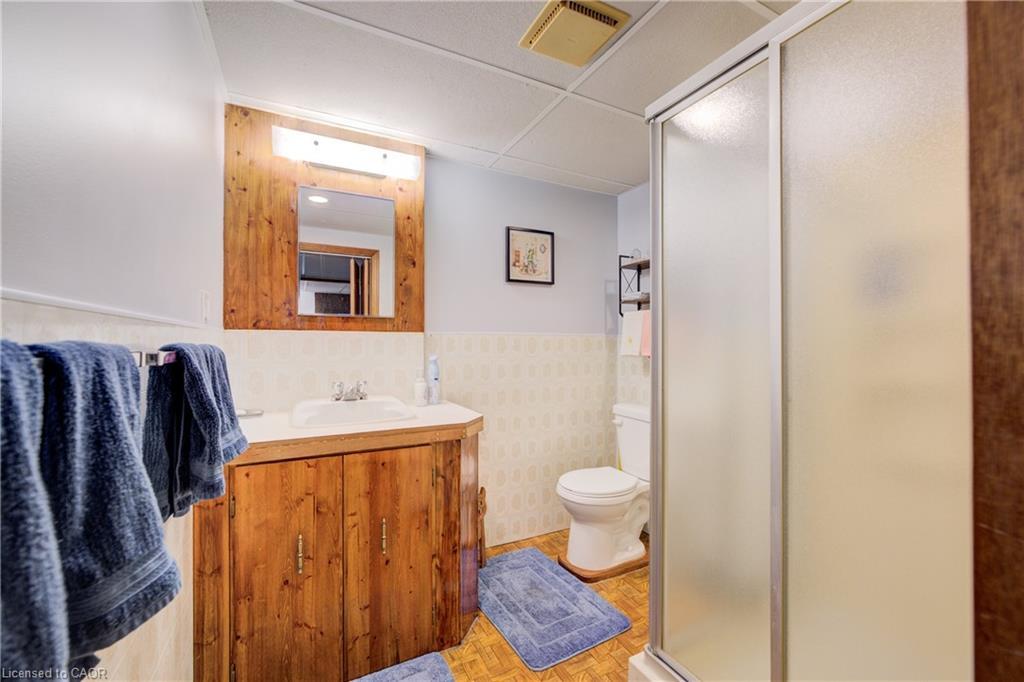 26 Cluthe Crescent, Kitchener, ON - Indoor Photo Showing Bathroom