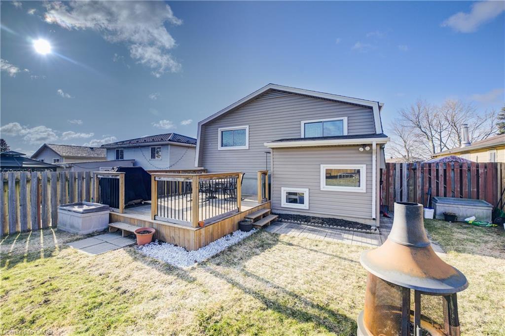 26 Cluthe Crescent, Kitchener, ON - Outdoor With Deck Patio Veranda