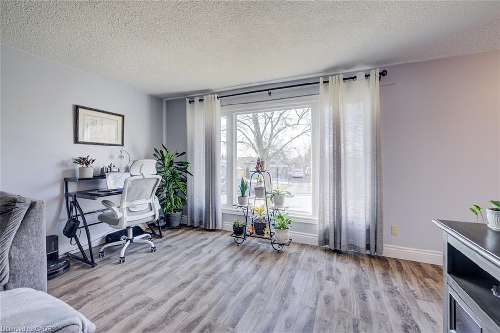 26 Cluthe Crescent, Kitchener, ON - Indoor