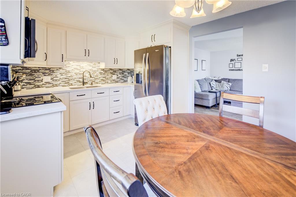 26 Cluthe Crescent, Kitchener, ON - Indoor