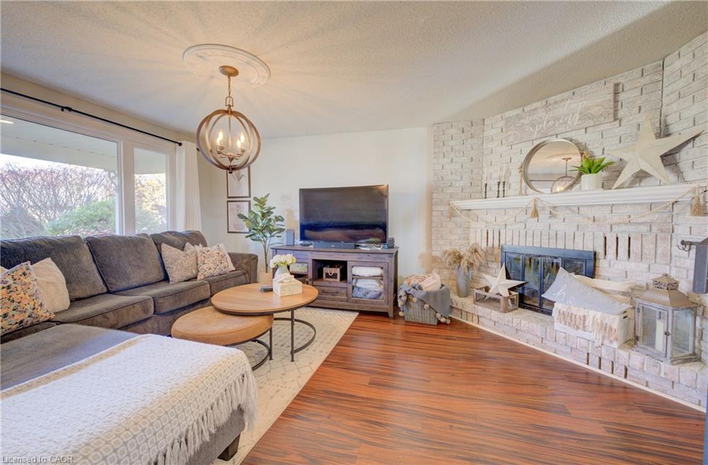 47 Manor Drive, Kitchener, ON - Indoor Photo Showing Living Room With Fireplace