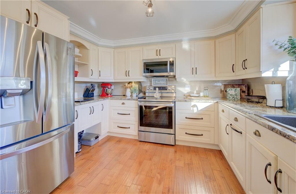 47 Manor Drive, Kitchener, ON - Indoor Photo Showing Kitchen