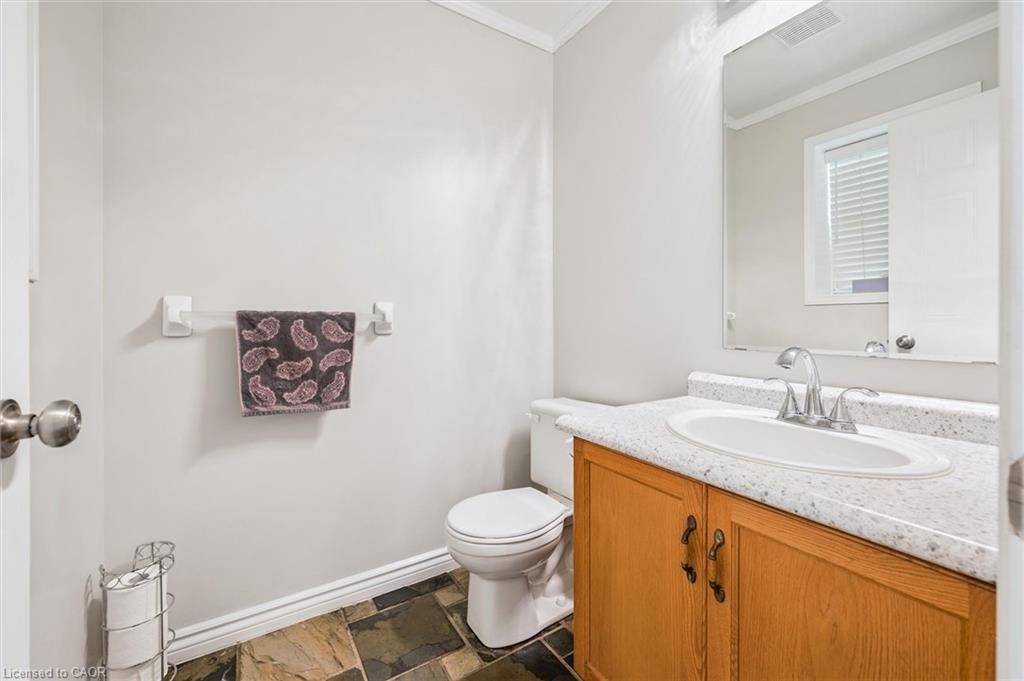 747 Fairway Court, Kitchener, ON - Indoor Photo Showing Bathroom