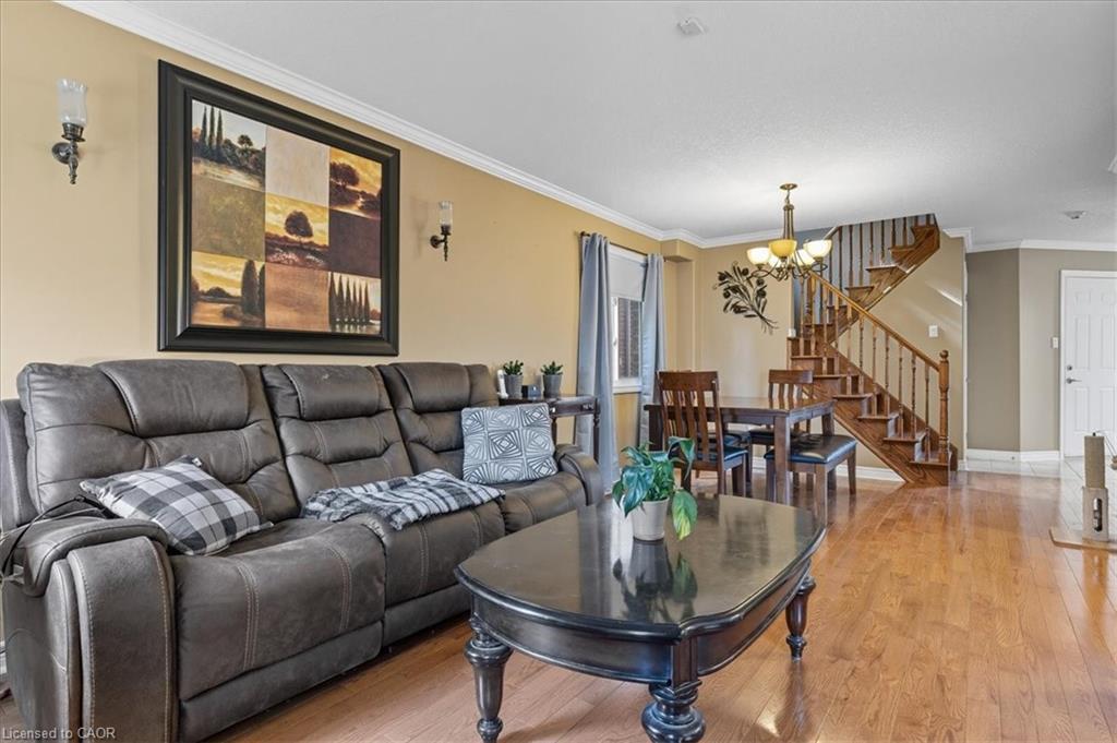 57 Tweedsdale Street, Kitchener, ON - Indoor Photo Showing Living Room