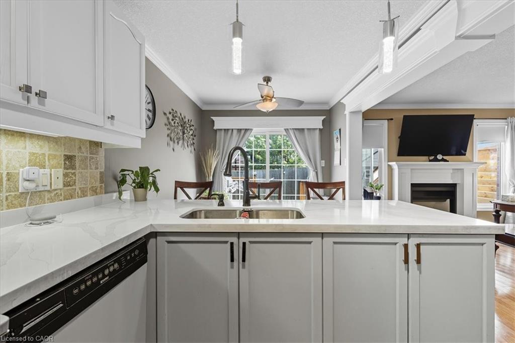 57 Tweedsdale Street, Kitchener, ON - Indoor Photo Showing Kitchen
