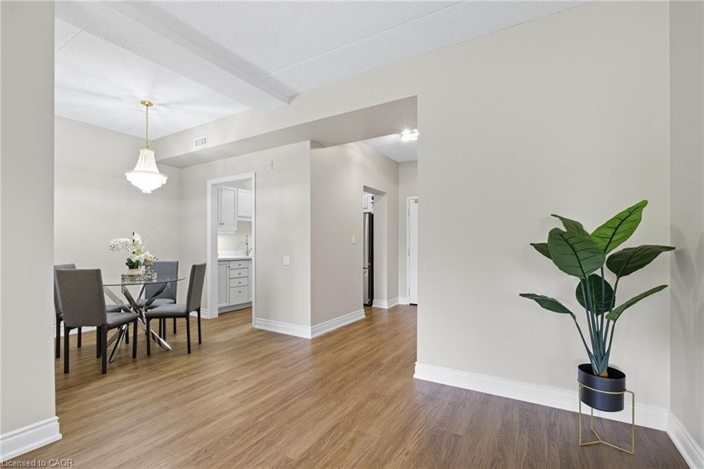 215-2075 Amherst Heights Drive, Burlington, ON - Indoor