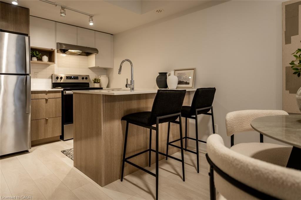 608-1129 Cooke Boulevard, Burlington, ON - Indoor Photo Showing Kitchen With Stainless Steel Kitchen