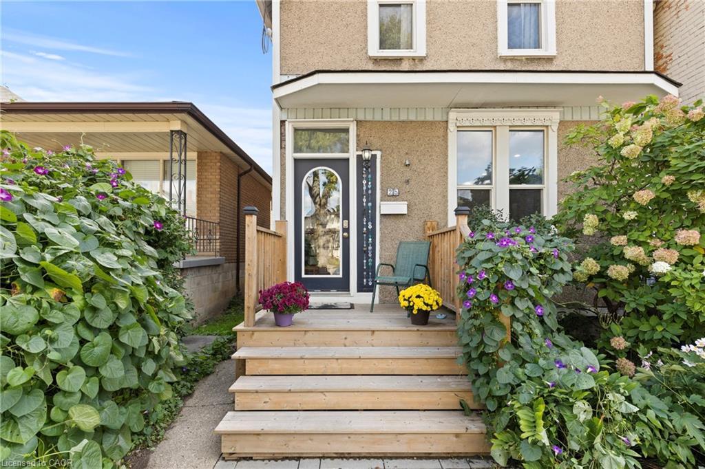 25 Chatham Street, Hamilton, ON - Outdoor With Deck Patio Veranda