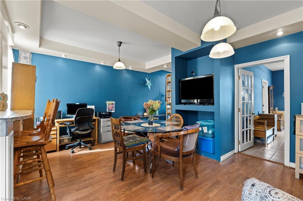 25 Chatham Street, Hamilton, ON - Indoor Photo Showing Dining Room