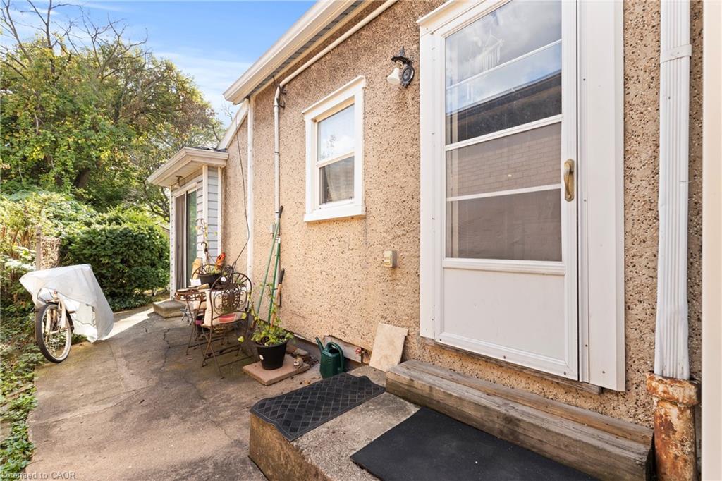 25 Chatham Street, Hamilton, ON - Outdoor With Exterior