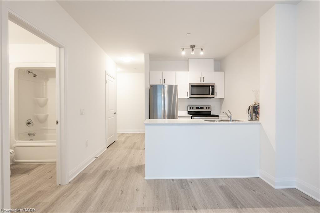 512-1936 Rymal Road E, Hamilton, ON - Indoor Photo Showing Kitchen