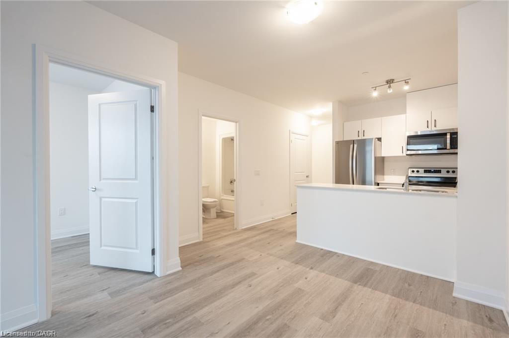 512-1936 Rymal Road E, Hamilton, ON - Indoor Photo Showing Kitchen