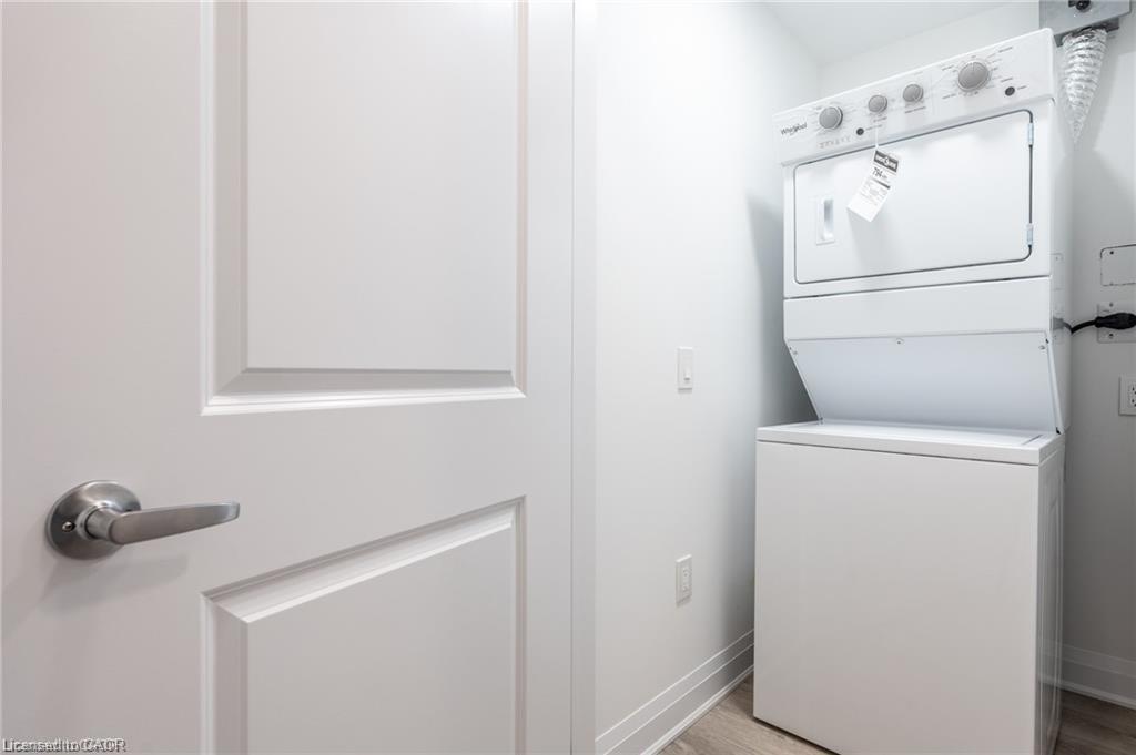 512-1936 Rymal Road E, Hamilton, ON - Indoor Photo Showing Laundry Room