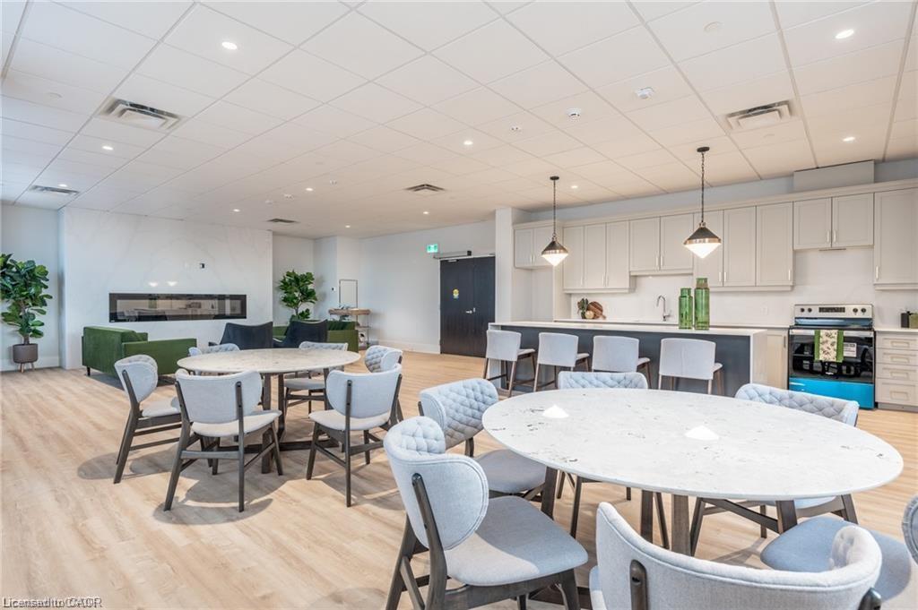 512-1936 Rymal Road E, Hamilton, ON - Indoor Photo Showing Dining Room