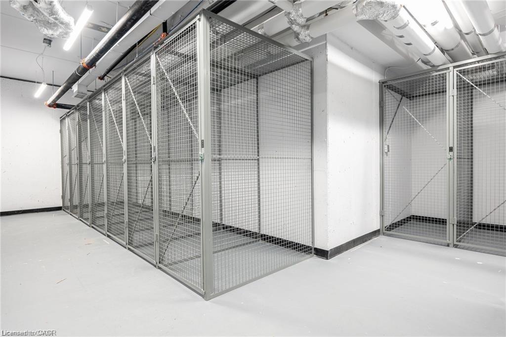 512-1936 Rymal Road E, Hamilton, ON - Indoor With Storage