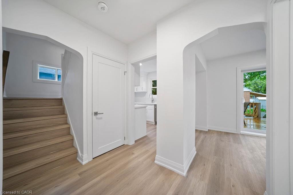 Unit 1-172 East 34Th Street, Hamilton, ON - Indoor Photo Showing Other Room