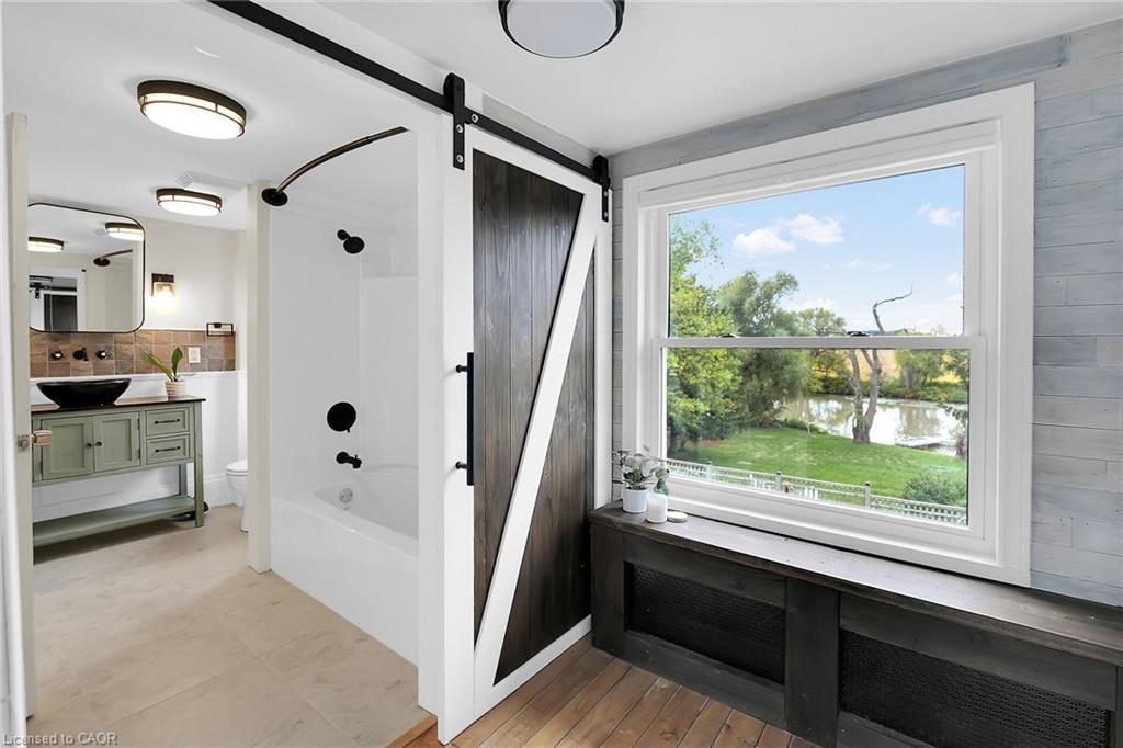 5124 Canborough Road, West Lincoln, ON - Indoor Photo Showing Other Room