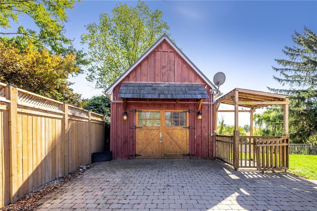 5124 Canborough Road, West Lincoln, ON - Outdoor