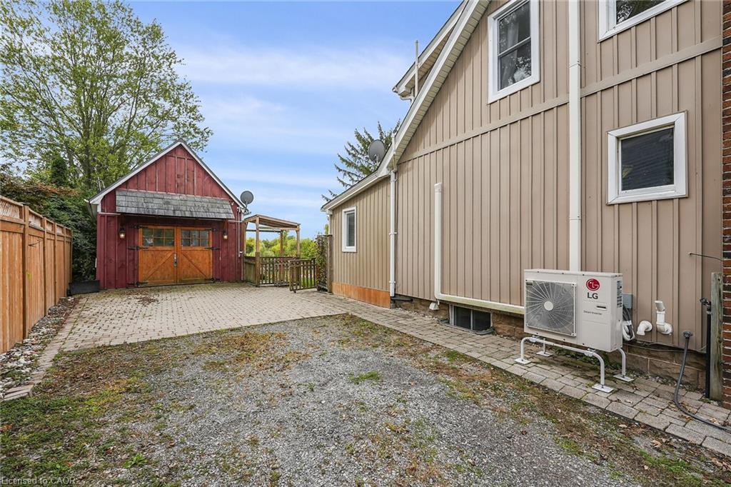 5124 Canborough Road, West Lincoln, ON - Outdoor With Exterior