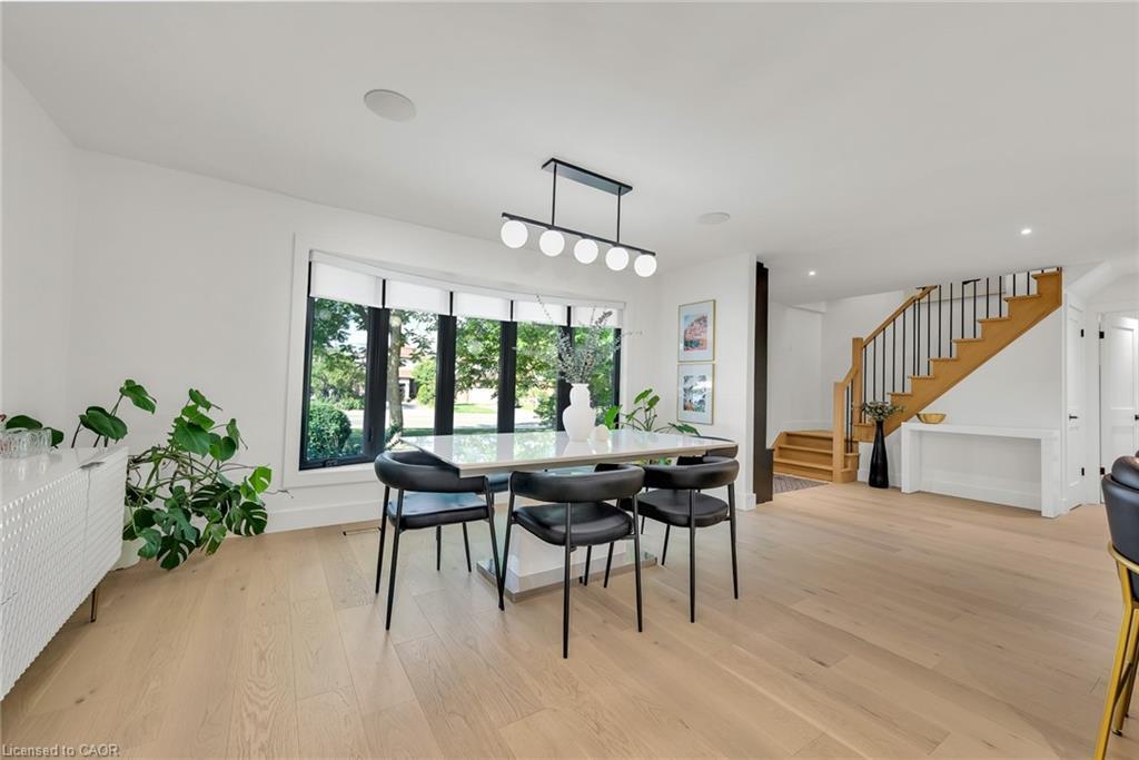 162 Stone Church Road E, Hamilton, ON - Indoor Photo Showing Dining Room