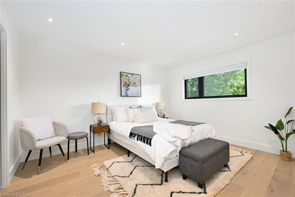 162 Stone Church Road E, Hamilton, ON - Indoor Photo Showing Bedroom