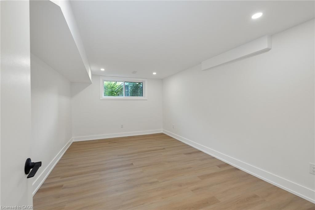 162 Stone Church Road E, Hamilton, ON - Indoor Photo Showing Other Room