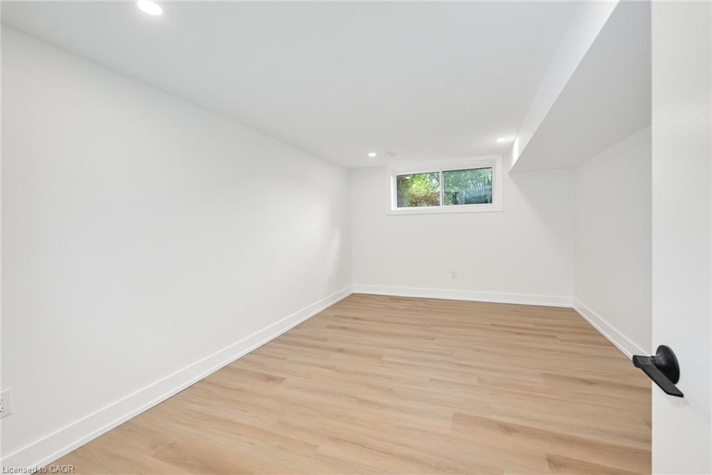 162 Stone Church Road E, Hamilton, ON - Indoor Photo Showing Other Room